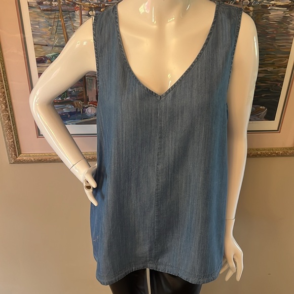 SLEEVELESS V-NECK TENCEL DENIM TOP - Picture 2 of 6